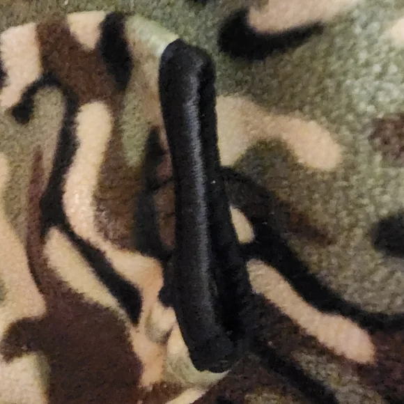 EUC nice camo 1/4 zip fleece top with kangaroo pocket and scarf sz xs 1 juniors - Picture 3 of 7